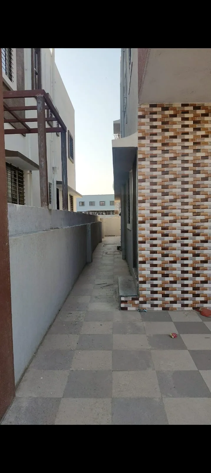 3BHK Row House for Rent in Nashik with Parking, 3 Bathrooms & Water Tank