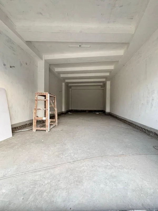 Showroom for Sale/Rent in Surat – Main Road Touch, Near GD Goenka School