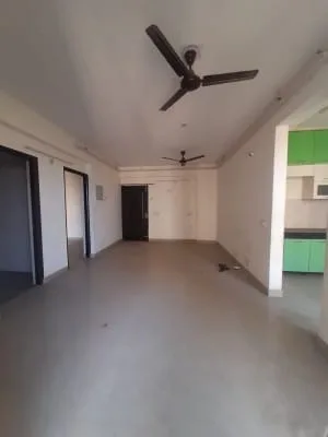 Rent a Stylish 3 BHK Semi-Furnished Flat in Ghaziabad - Ideal Living Spaces Await You