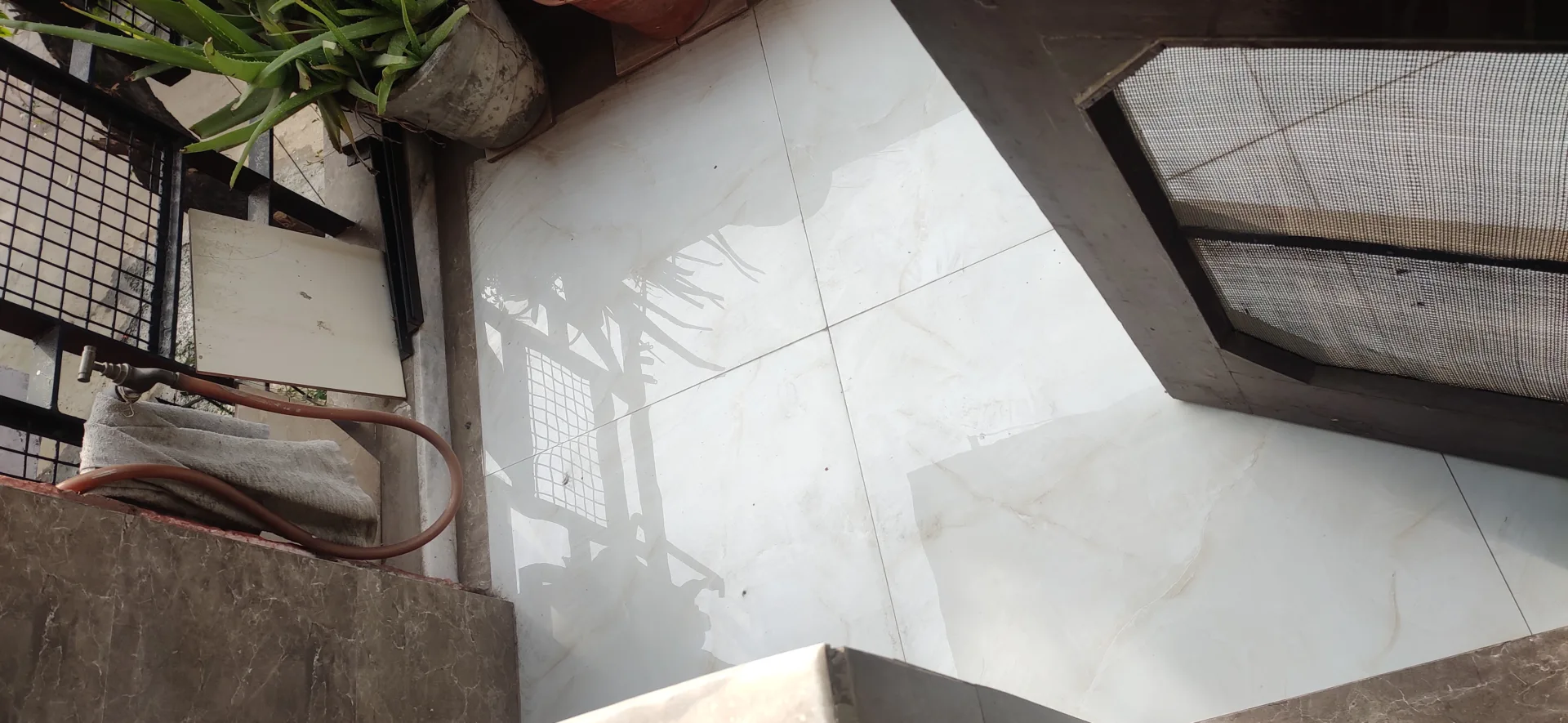LIG 2 Rooms set on first floor Facing park Sector 52 Chandigarh