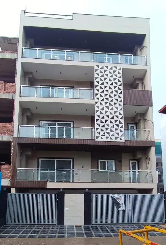 Fantastic Builder Floor for sale