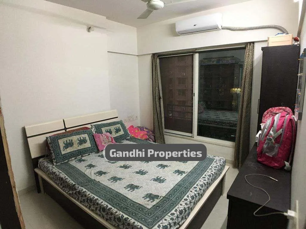 Spacious 1 BHK for Sale with 2 Bathrooms and Parking in Malad West, Mumbai - Ideal Home Investment