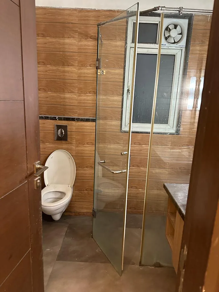 3 BHK Independent 1st  Floor for Rent in DLF Phase 4 Gurugram.