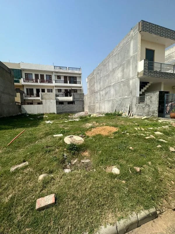 Park Facing 150 Sq Ft Plot for Sale in Aerocity, Mohali