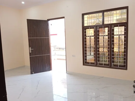Rent pe vineet khand 2bhk house Dena hai