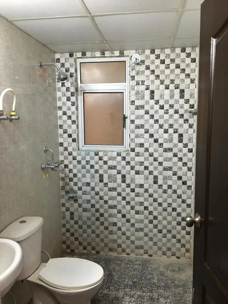 2 BHK SEMI FURNISHED FLAT ON RENT