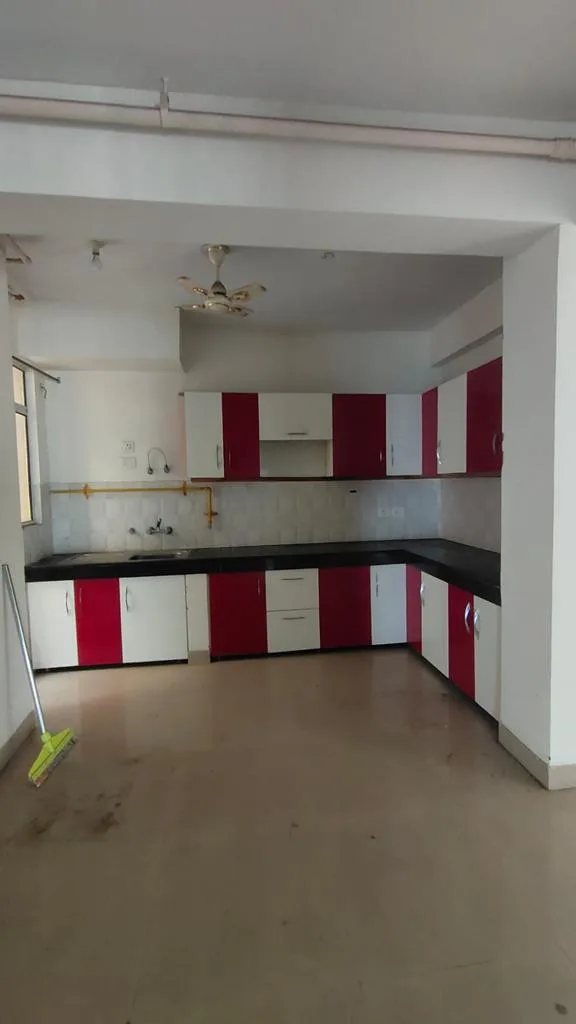 Experience Comfort: 3 BHK Semi-Furnished Flat for Rent in Ghaziabad - Your Ideal Home Awaits!