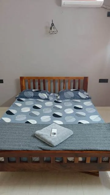 1 Bhk 64sqmt flat furnished for Sale in Candolim, North-Goa.(55L)