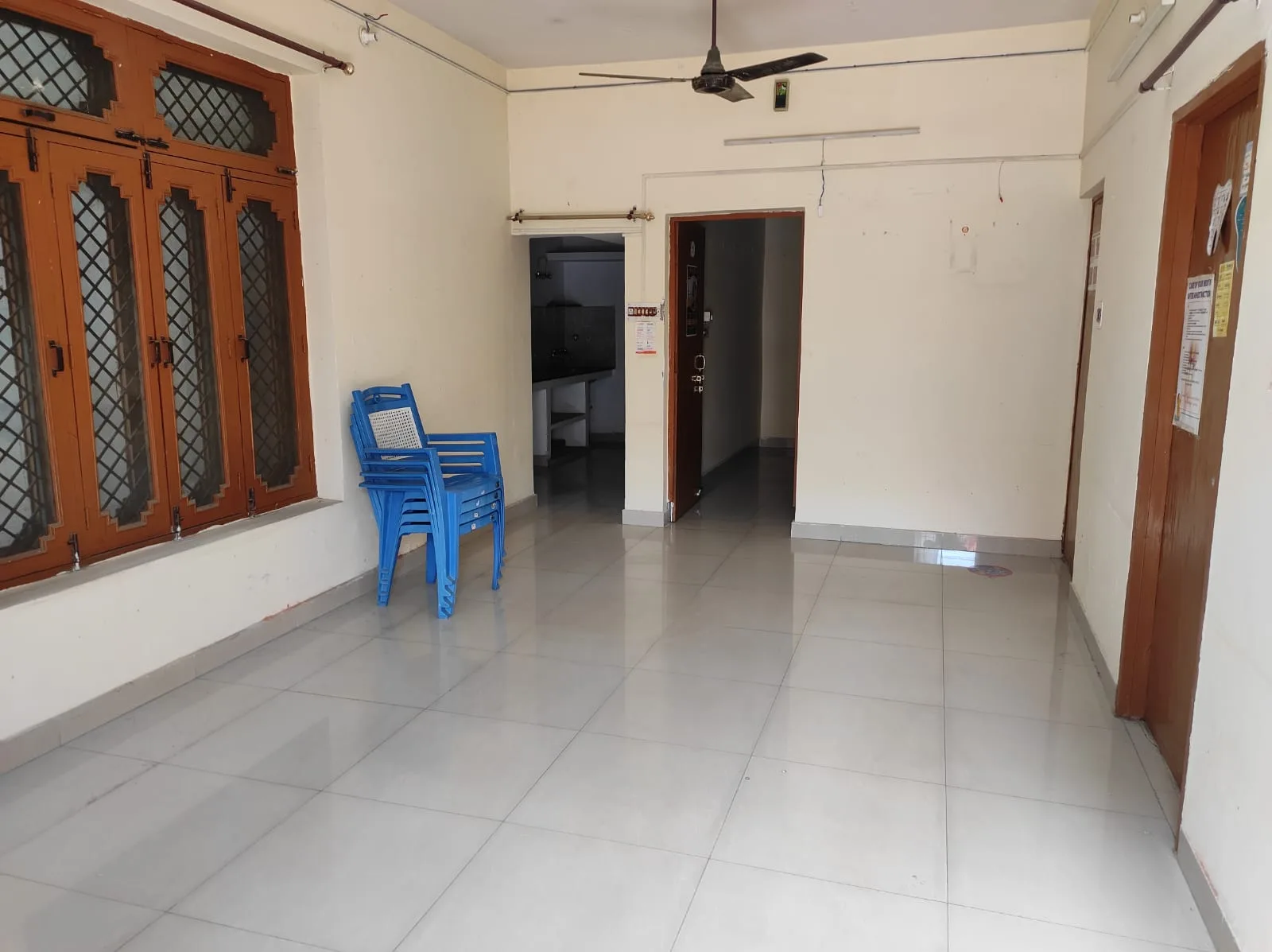 Rent pe office ke liye 2 room Dena hai ground floor pe