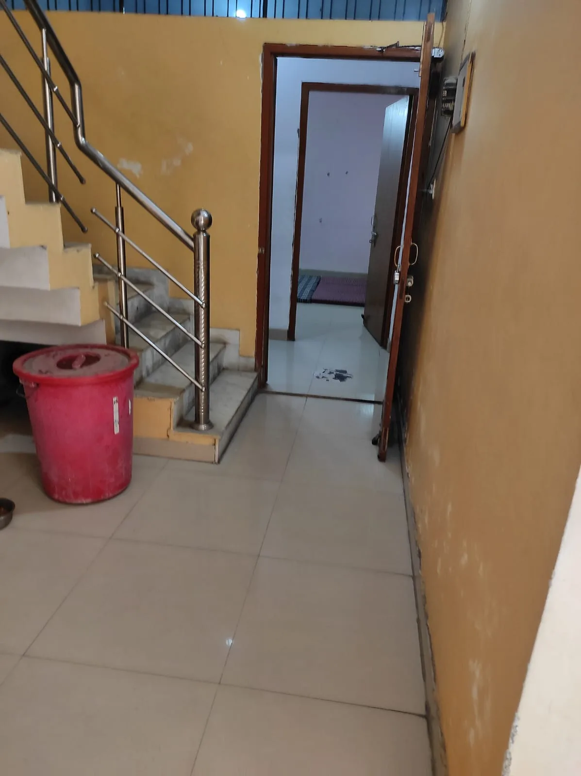 Rent pe 2 room Dena hai paterkarpuram