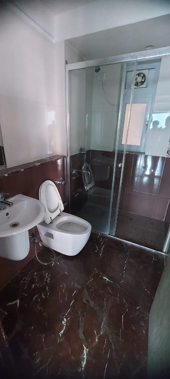 Rent a Comfortable 4 BHK Semi-Furnished Flat in Goregaon east DB Woods