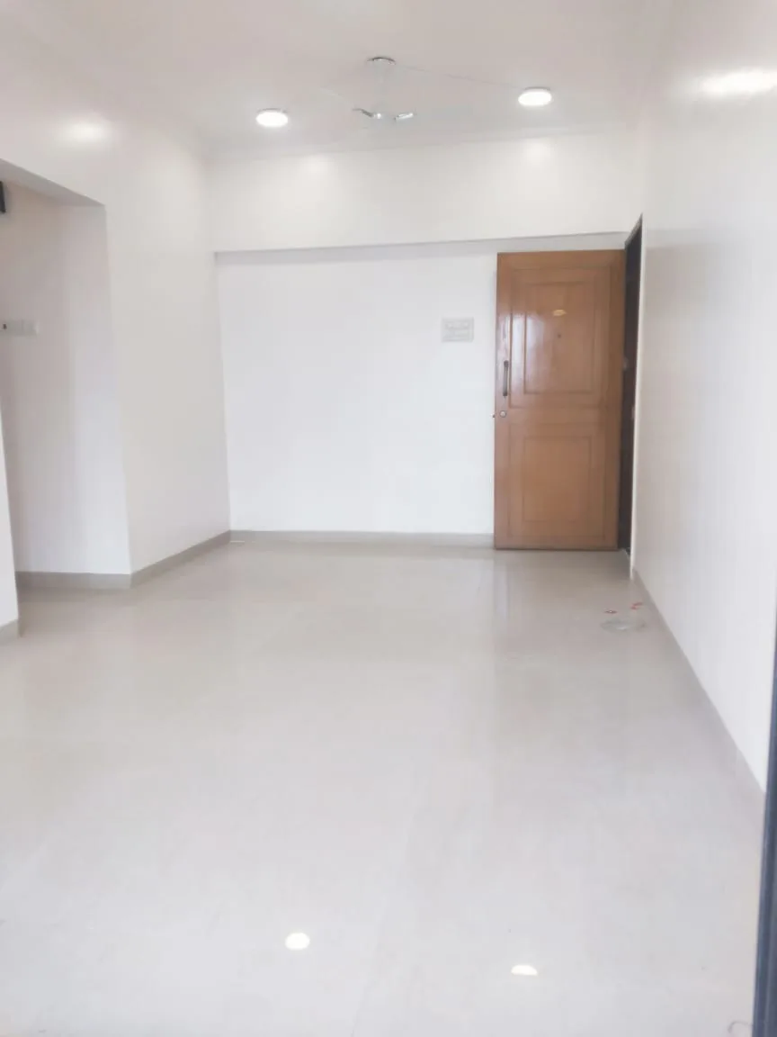 Rent a Comfortable 2BHK Semi-Furnished Flat in  Goregaon  east Raheja Heights