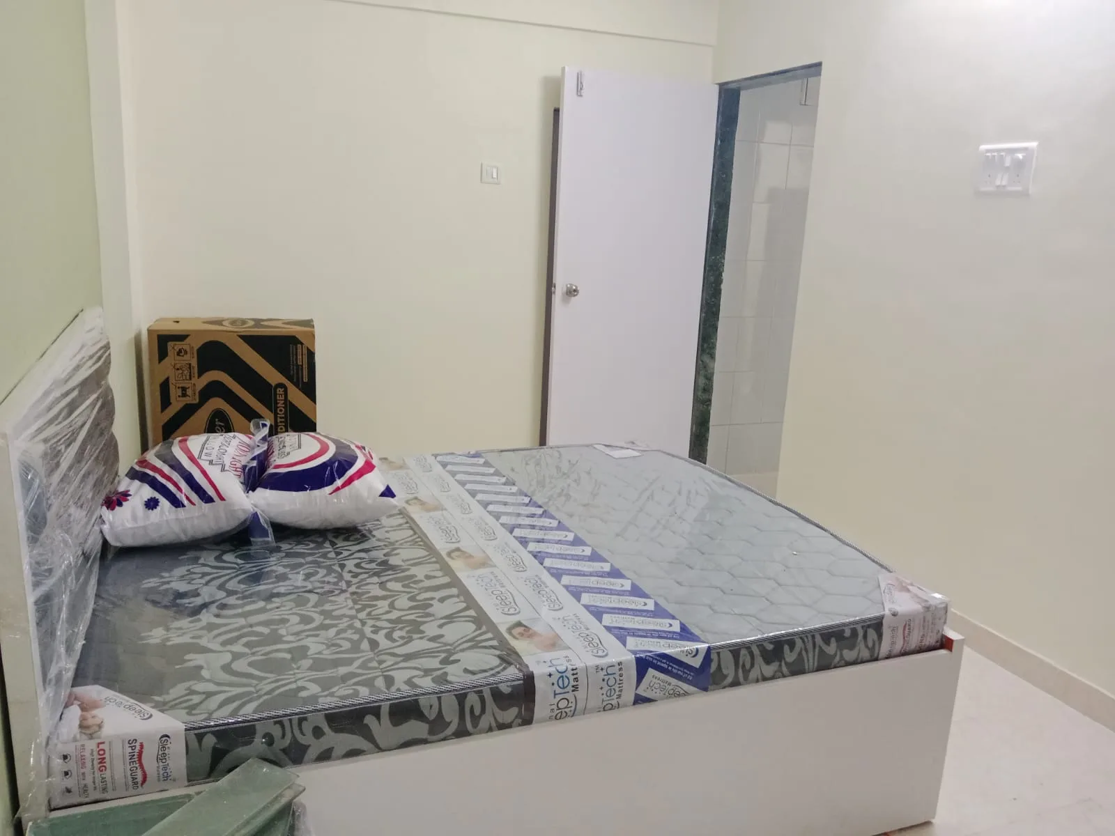 Rent a Comfortable 1BHK Semi-Furnished Flat in Kshitij CHS