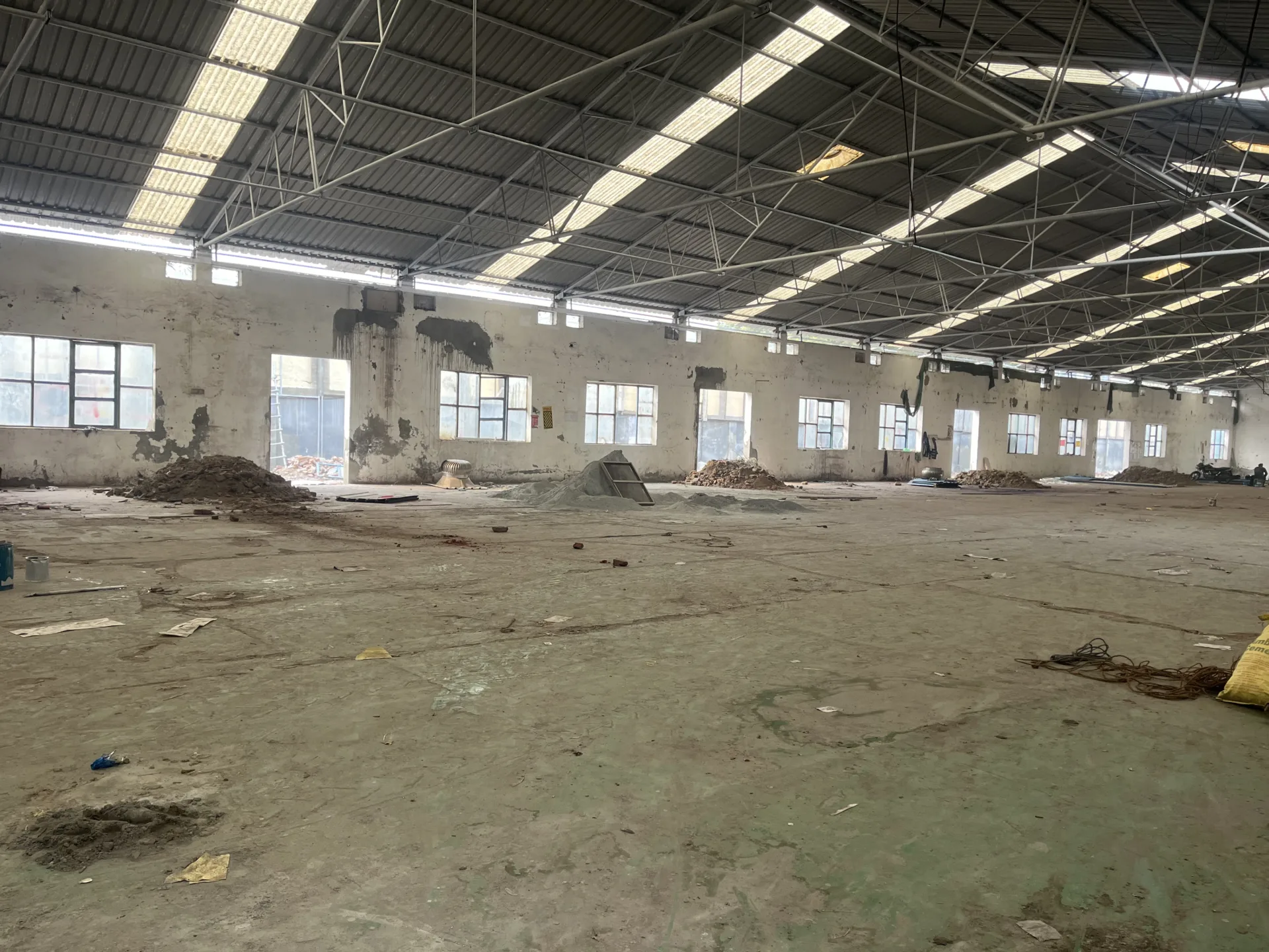 30,000 Sq Ft Warehouse for Lease in Faridabad - Optimize Your Storage and Logistics
