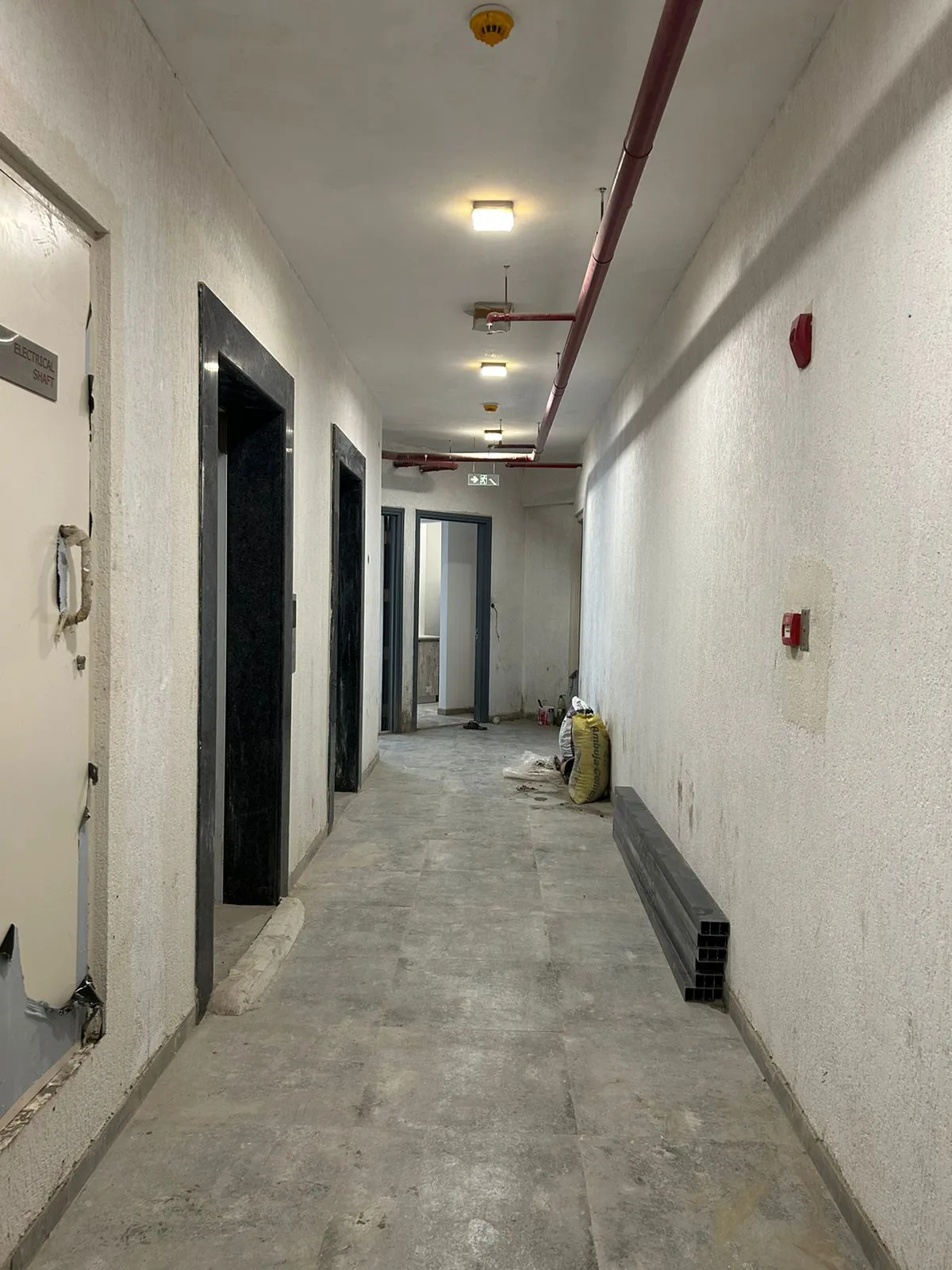 Rent a Comfortable 3BHK Semi-Furnished Flat in Rustomjee Summit