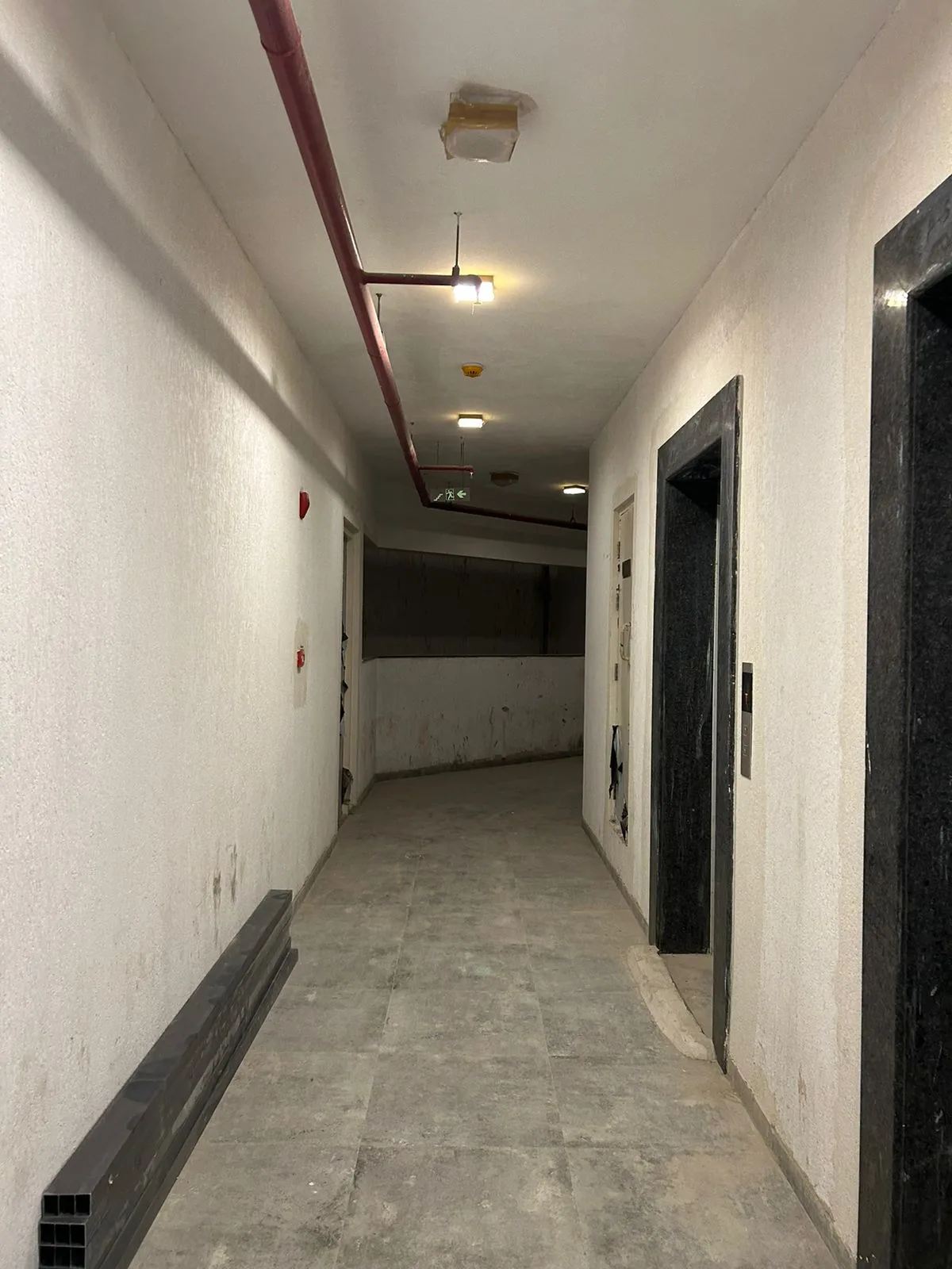 Rent a Comfortable 3BHK Semi-Furnished Flat in Rustomjee Summit