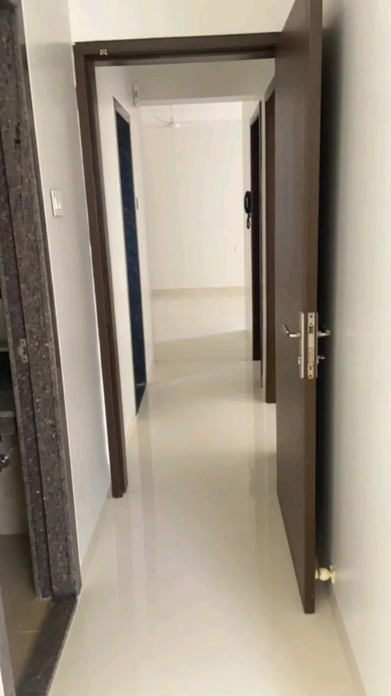 Rent a Comfortable 2BHK Semi-Furnished Flat in Raheja Residency Malad East