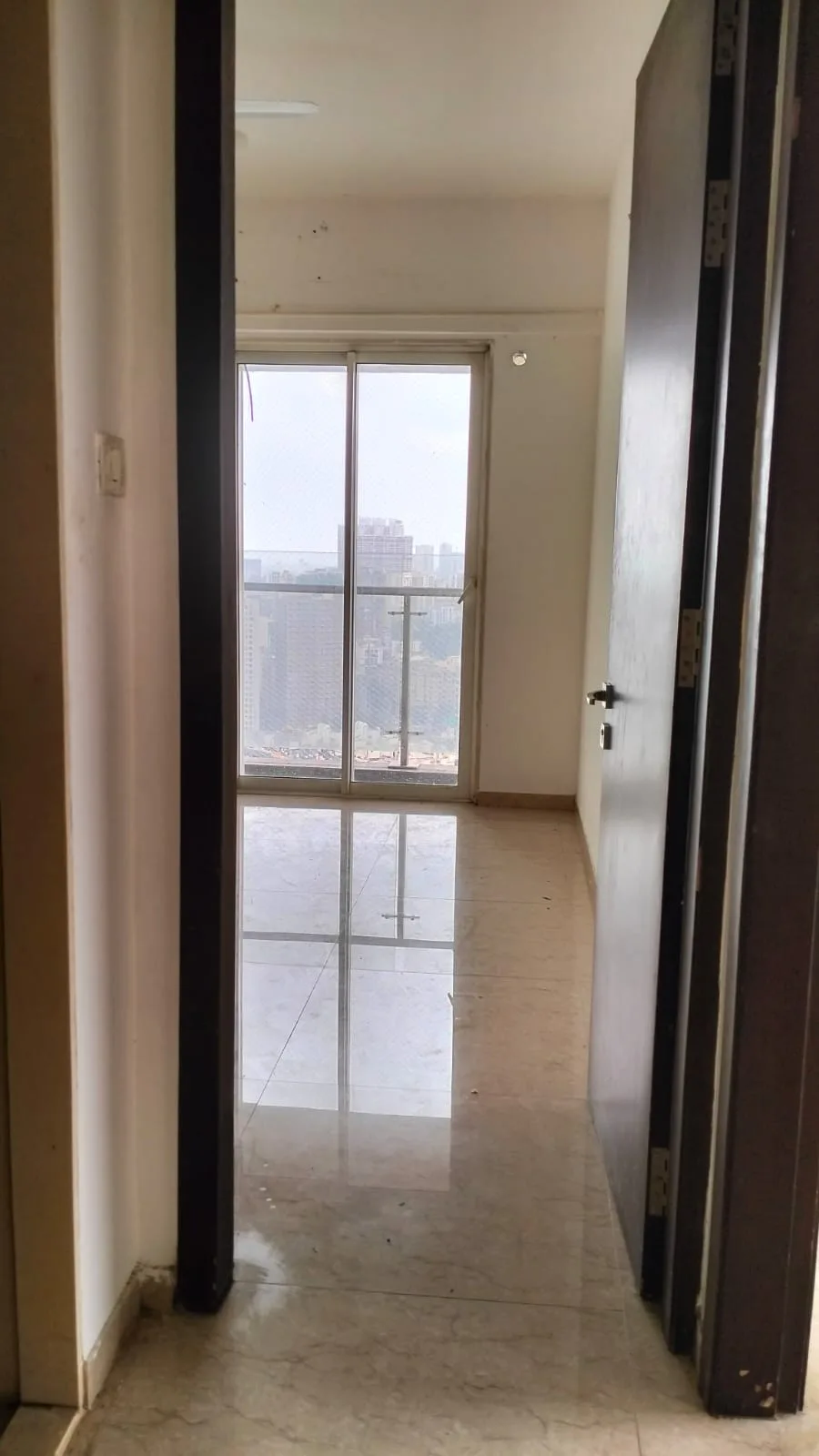 Rent a Comfortable 2BHK Semi-Furnished Flat in JP Decks Blue GOREGAON EAST