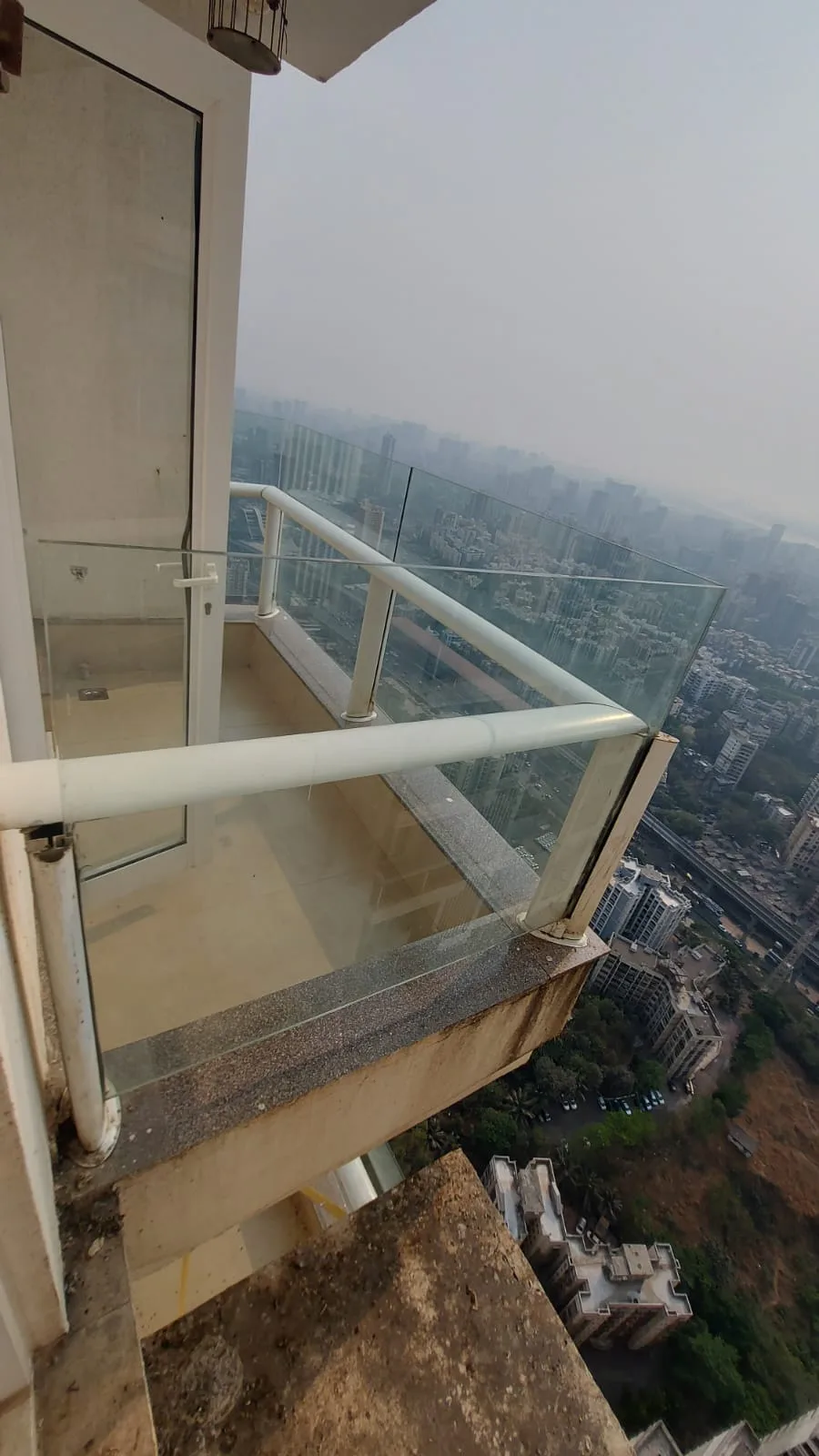 Rent a Comfortable 2BHK Semi-Furnished Flat in omkar alta monte malad east