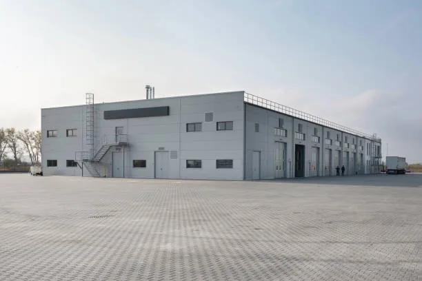 Expansive Warehouse for Lease: Prime Location, Customized Features, and Expert Craftsmanship
