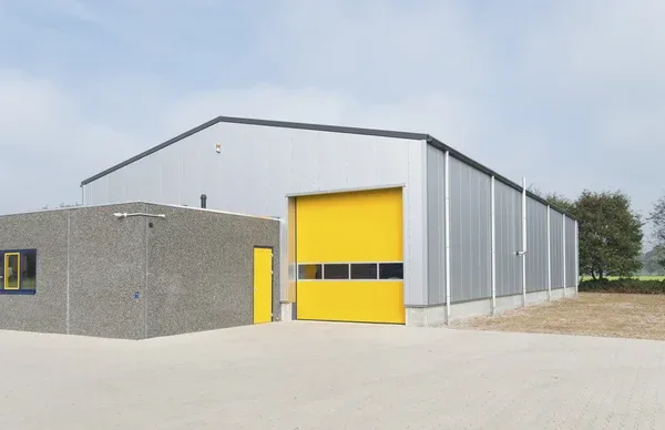 Modern Warehouse Space Available 90,000 Sq Ft for Lease