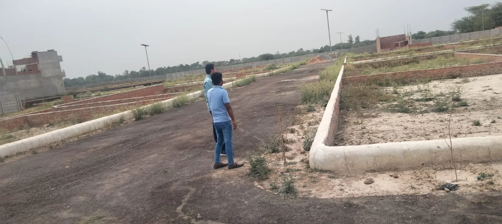 लखनऊ सिटी का सबसे खूबसूरत प्लॉट खरीदे मार्केट से लगा हुआ near nilmatha army can't