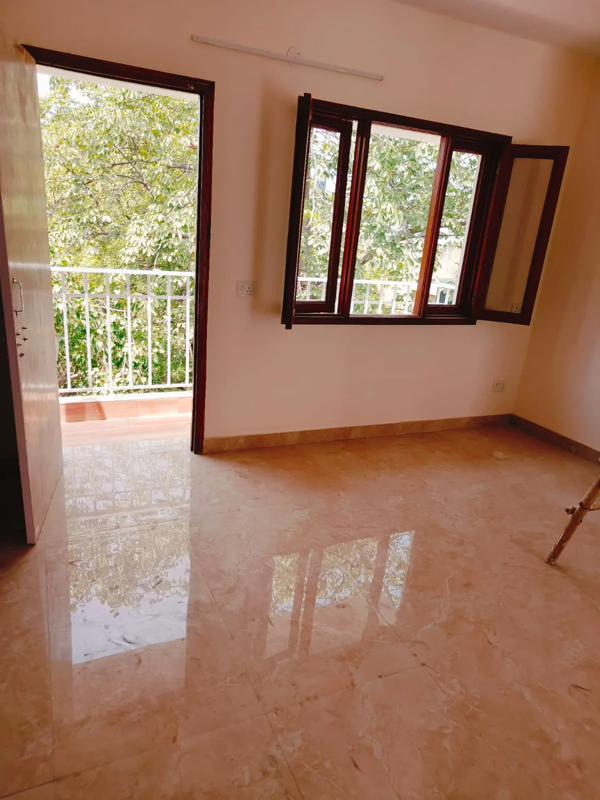 2 BHK DDA Flat for Rent in Sukhdev Vihar, Pocket-B - Top Floor, Renovated, Park Facing, Lift