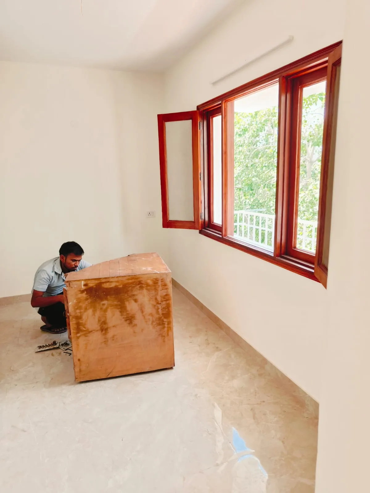 2 BHK DDA Flat for Rent in Sukhdev Vihar, Pocket-B - Top Floor, Renovated, Park Facing, Lift